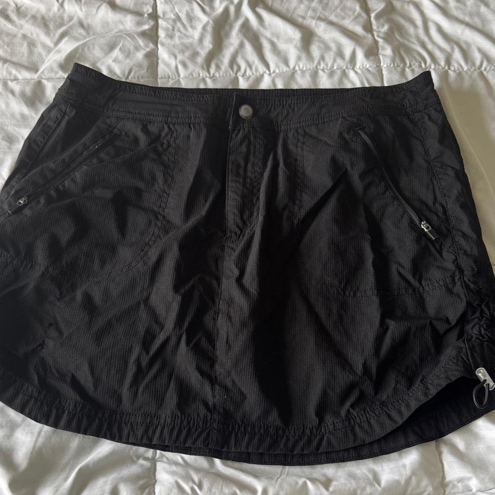 Te Verde Black Women's Skort with Zipper Pockets